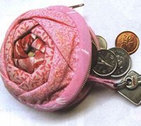 立体玫瑰花钥匙包、零钱包的手工制作教程