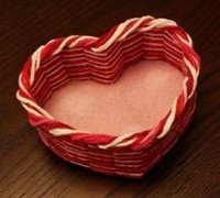 硬纸板加毛线制作漂亮的心形收纳盒