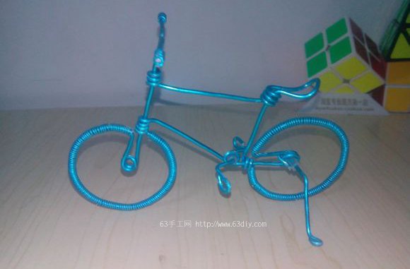金属丝制作自行车