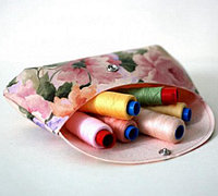 一款热转印水粉画花卉图案的手拿包diy图解