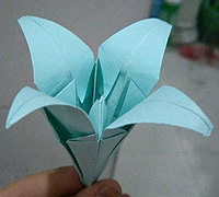 手工百合花折纸方法 折纸百合花步骤图解