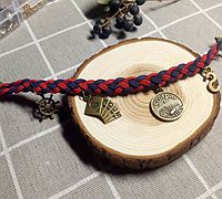 文艺复古风皮绳手链编织方法