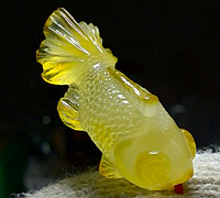 蜜蜡雕刻小金鱼的教程图解